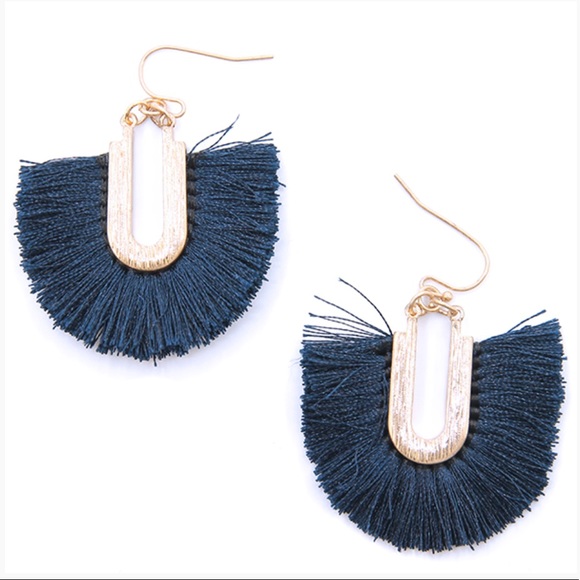 Black Gold Fringe Fan Earrings - Picture 2 of 3